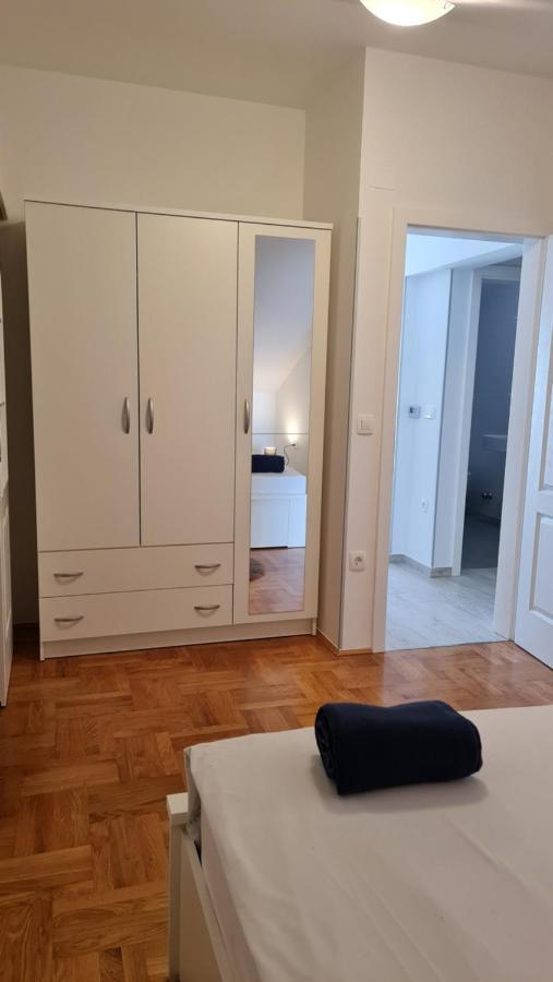Apartmani Dami Novalja Ngoại thất bức ảnh